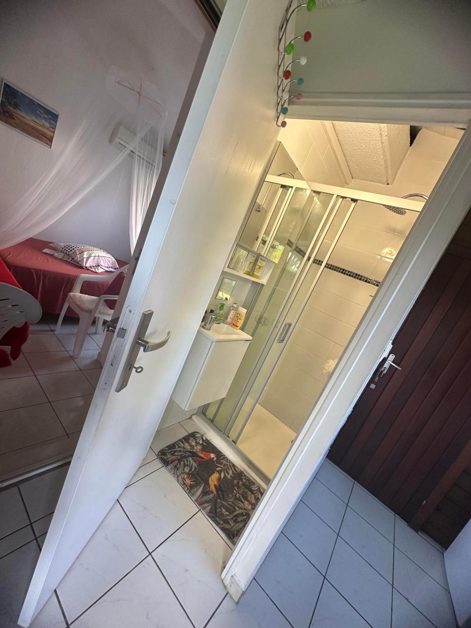 Appt F2 Bellissima Lägenhet Baie-Mahault Exteriör bild